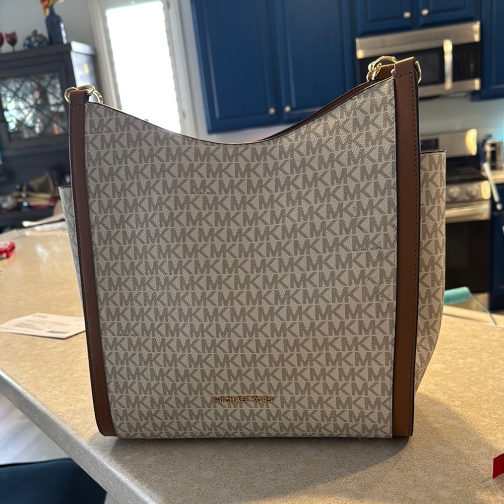 Michael Kors Cream and Brown Women's Bag